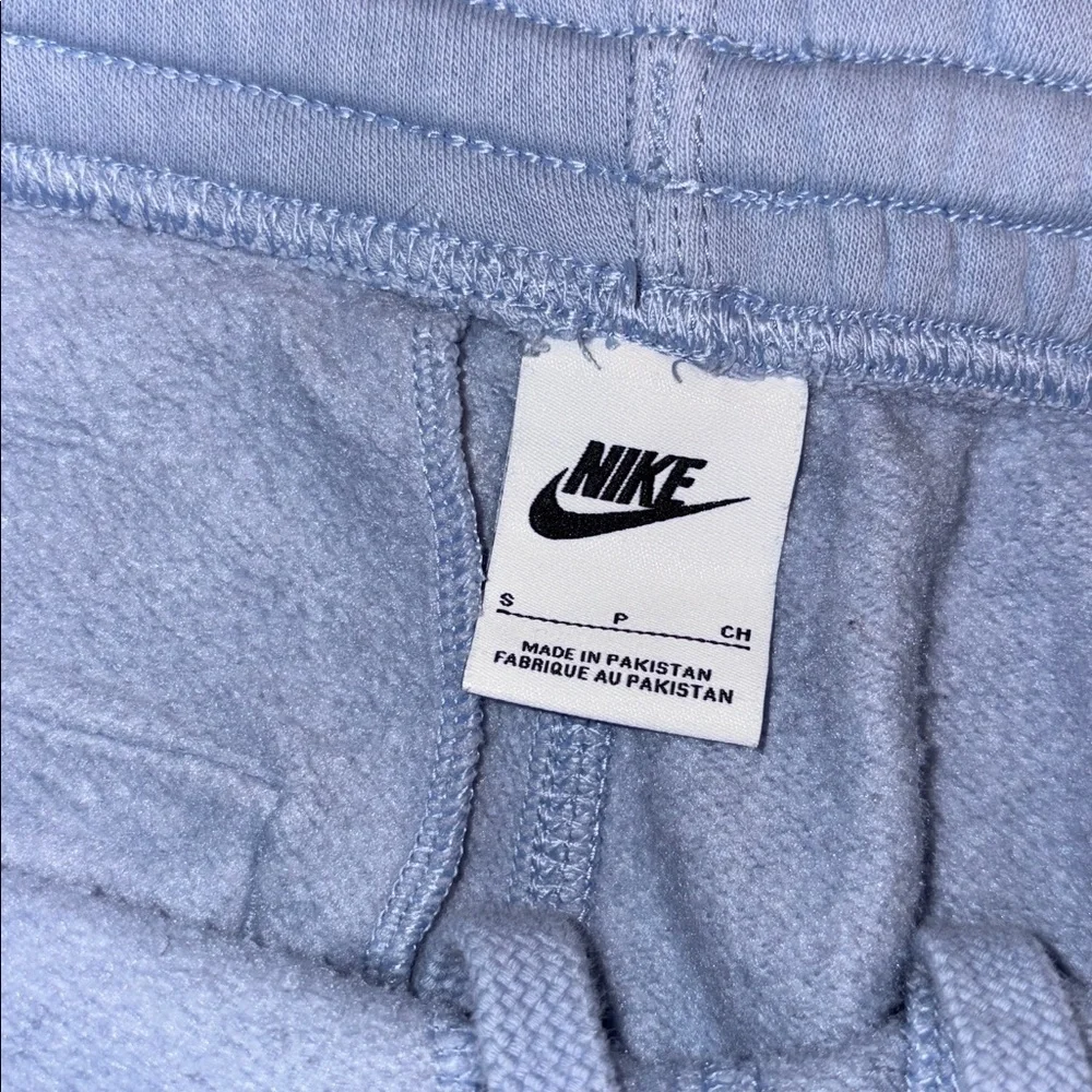 Nike Club Fleece Joggers in Light Blue - Picture 6 of 7